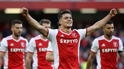 Partick Thistle’s Ts’oanelo Lets’osa scores a dramatic late winner at Morton to kick off their Championship title bid...