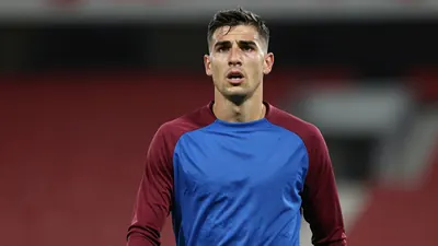 MacKenzie Carse, who joined Morton permanently from Celtic, is eager to contribute wherever needed despite the team's...
