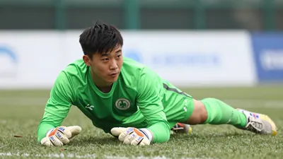Greenock Morton head coach Ian Murray secures Hibs goalkeeper Murray Johnson on loan until season's end